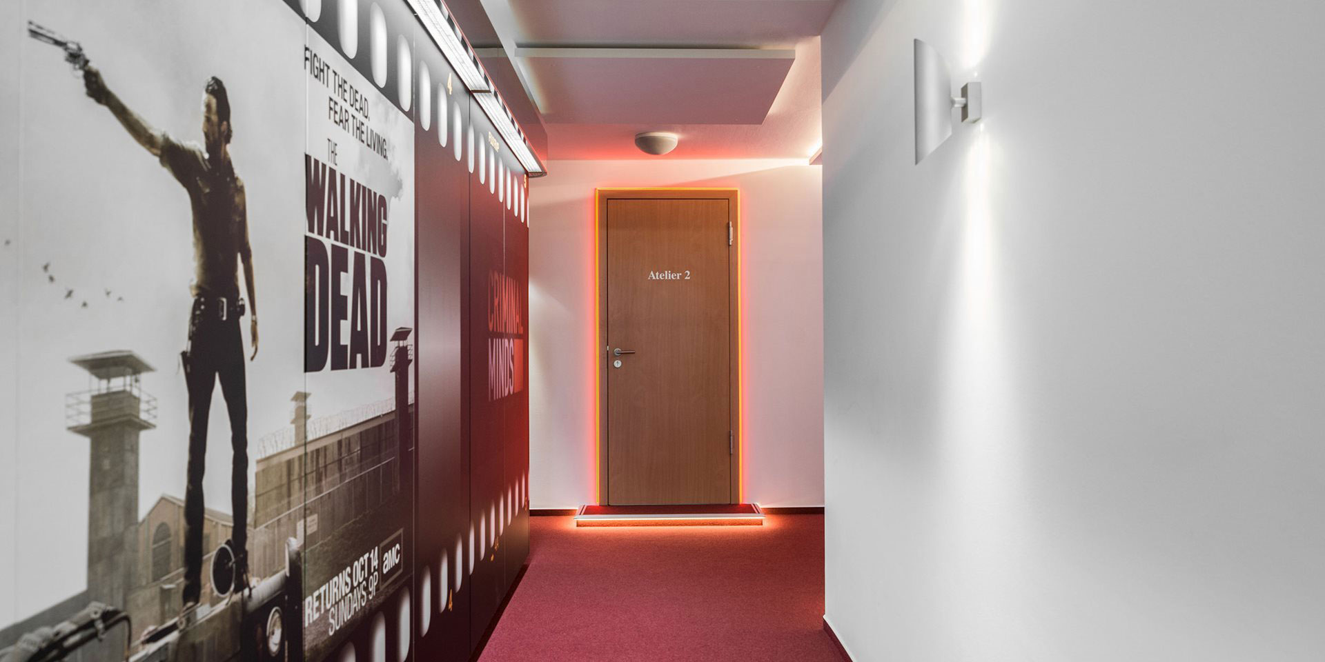 schwarz-tueren-fenster-technische-tueren-schallschutz-2